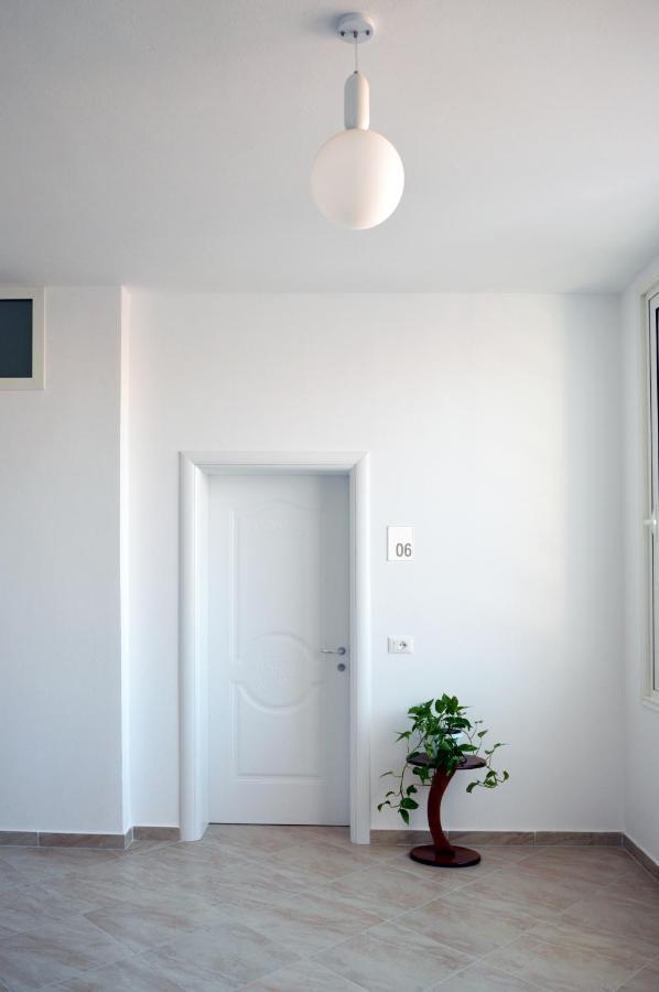 Villa Luelfa Durrës Esterno foto