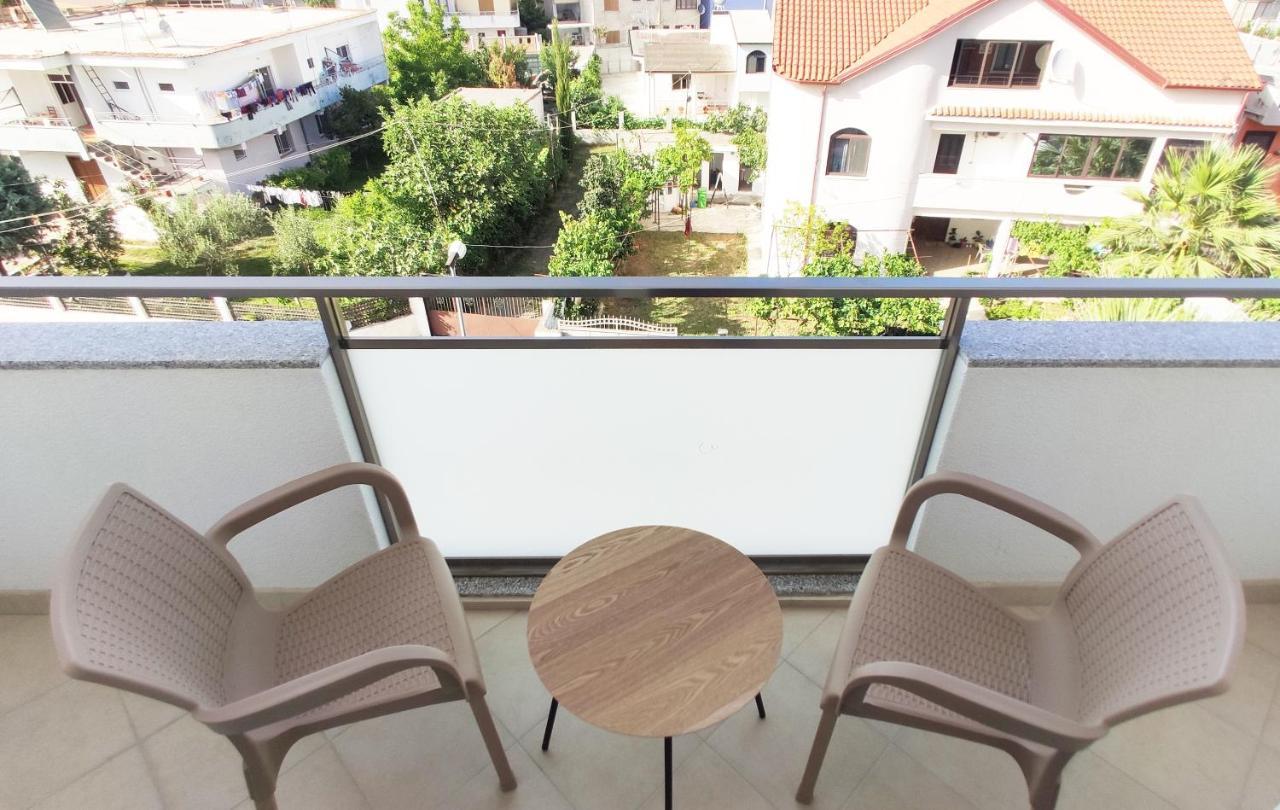 Villa Luelfa Durrës Esterno foto